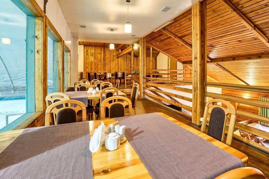 Hotel Tenis Chrząstowice Exteriör bild